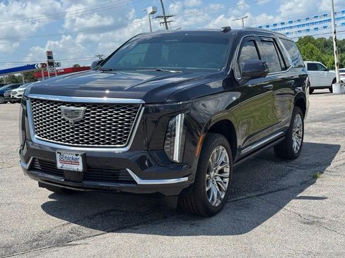 Used 2026 Cadillac Escalade Luxury w/ LPO, Radiant Package AWD/4WD image 8