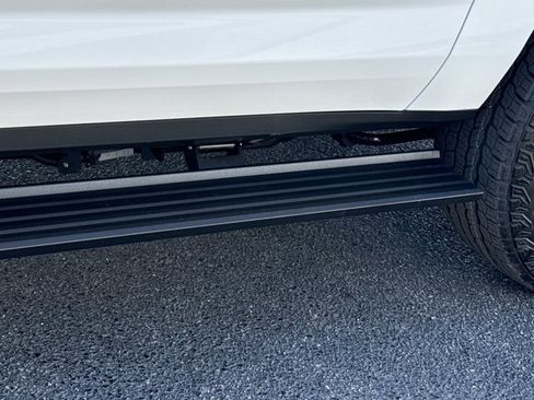 New 2026 GMC Yukon XL AT4 w/ AT4 Premium Package image 16