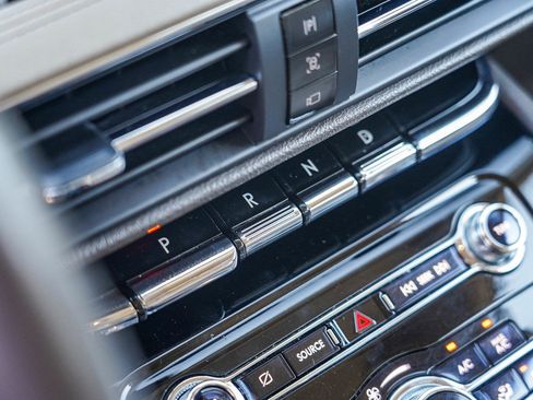 Used 2021 Lincoln Corsair Reserve w/ Equipment Group 201A image 22