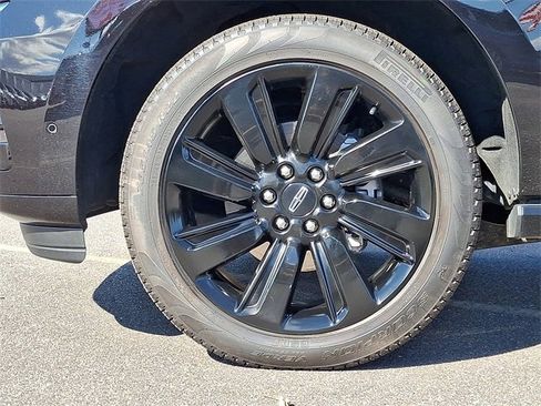 Certified 2023 Lincoln Navigator L Reserve image 8