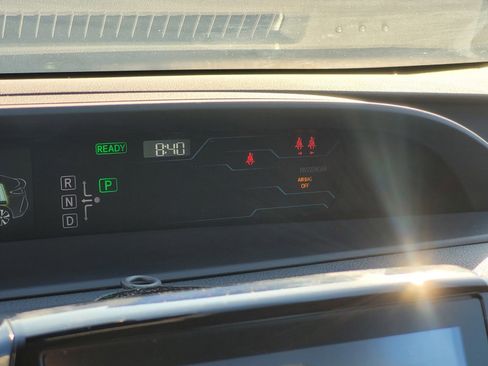 Used 2017 Toyota Prius Prime Premium image 17