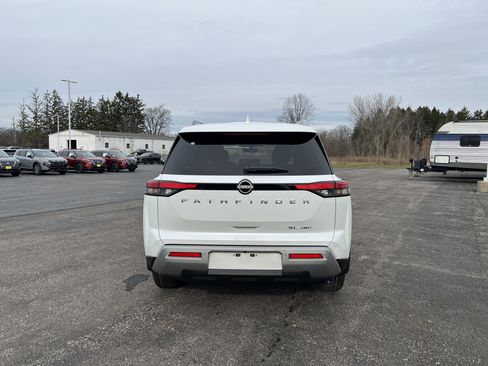 New 2025 Nissan Pathfinder SL image 6