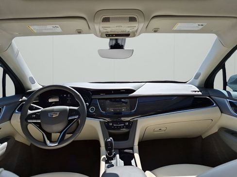 Used 2023 Cadillac XT6 Premium Luxury w/ Technology Package image 23