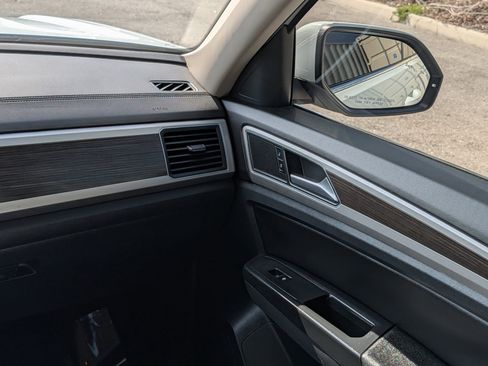 Used 2019 Volkswagen Atlas SE image 19