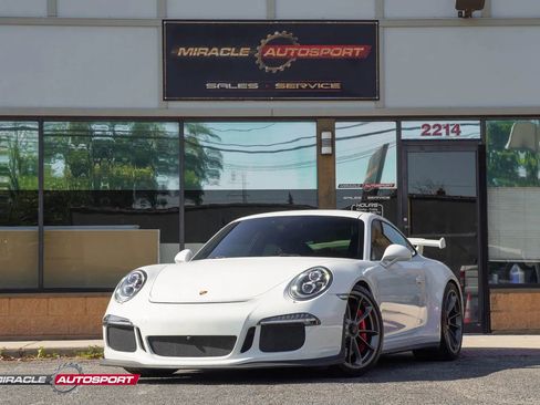 Used 2014 Porsche 911 GT3 w/ Sound Package Plus RWD image 1