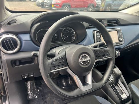 Used 2025 Nissan Versa SV FWD image 28