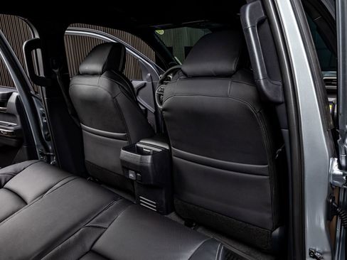 Used 2025 Toyota Tacoma TRD Off-Road image 31