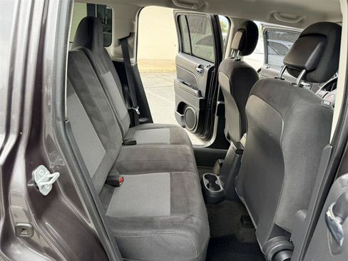Used 2016 Jeep Patriot Latitude FWD image 15