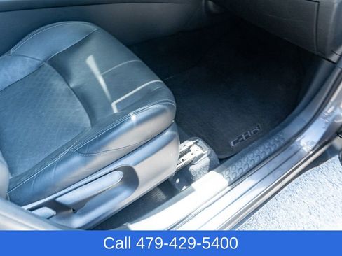 Used 2019 Toyota C-HR Limited FWD image 46