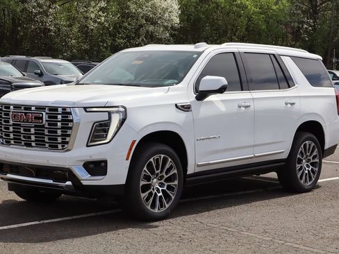 New 2026 GMC Yukon Denali w/ Sun & Power Step Package image 2