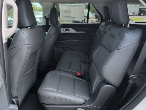 New 2026 Ford Explorer Active w/ Active Comfort Package RWD image 11