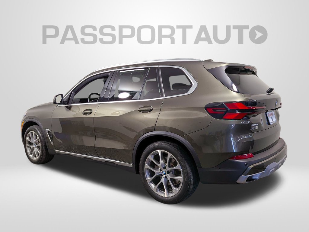 Used 2024 BMW X5 xDrive40i w/ Executive Package AWD/4WD image 3