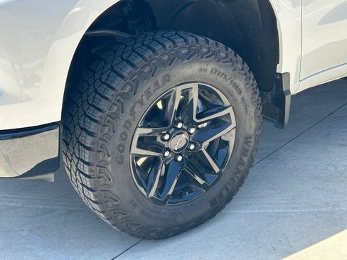 Used 2026 Chevrolet Silverado 1500 LT Trail Boss AWD/4WD image 9
