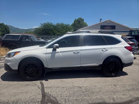 Used 2017 Subaru Outback 2.5i Limited w/ Popular Package #5 AWD/4WD image 2
