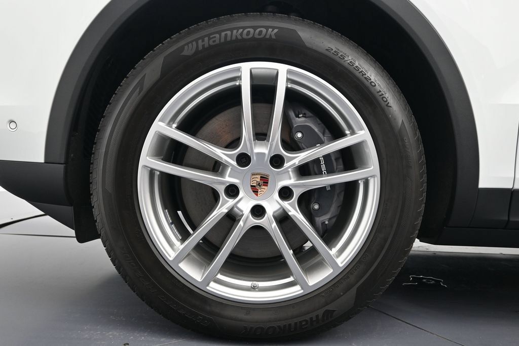 Certified 2026 Porsche Cayenne AWD/4WD image 31