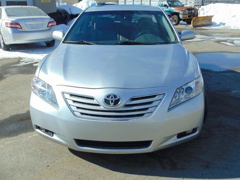 Used 2009 Toyota Camry XLE image 2