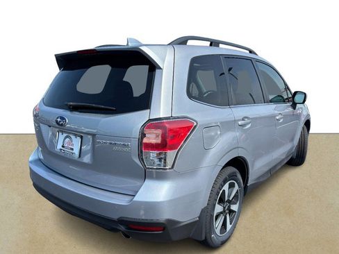 Used 2017 Subaru Forester 2.5i Limited AWD/4WD image 4