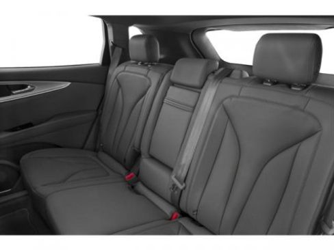 Used 2019 Lincoln Nautilus Select image 13