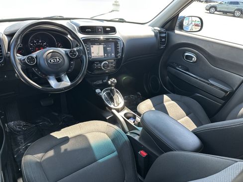Used 2018 Kia Soul + w/ Audio Package FWD image 7