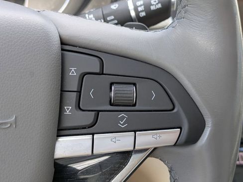 Used 2022 Cadillac XT6 Premium Luxury AWD/4WD image 21