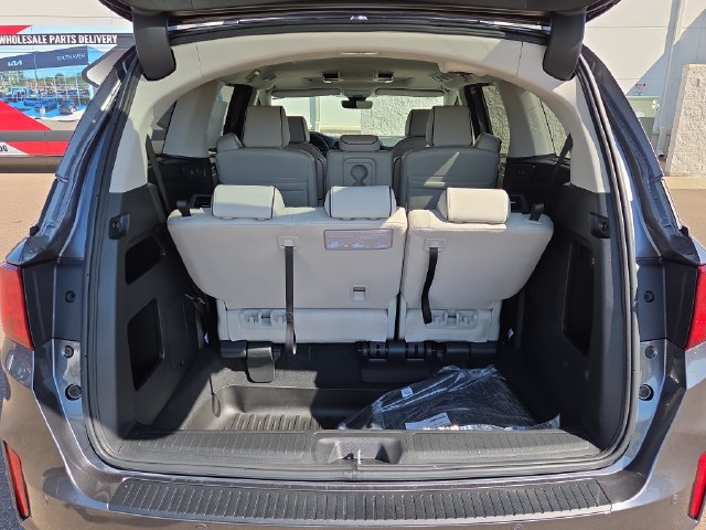 New 2027 Honda Odyssey Touring image 4