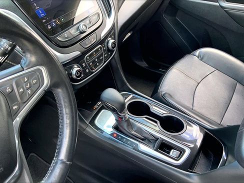Used 2022 Chevrolet Equinox Premier FWD image 16