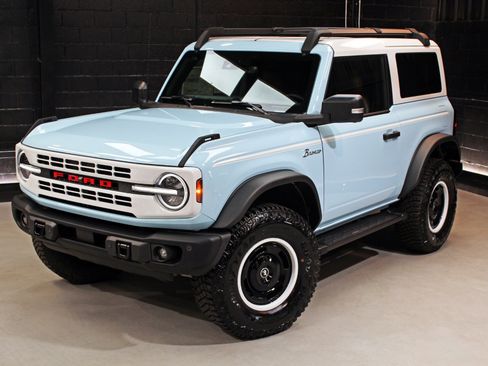 Used 2024 Ford Bronco Heritage Edition AWD/4WD image 5