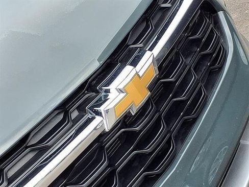 Used 2025 Chevrolet Trax LT FWD image 29