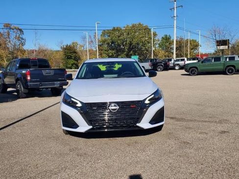 New 2025 Nissan Altima 2.5 SR w/ SR Premium Package image 8