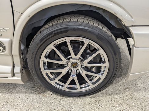 Used 2014 Chevrolet Express 1500 AWD image 12