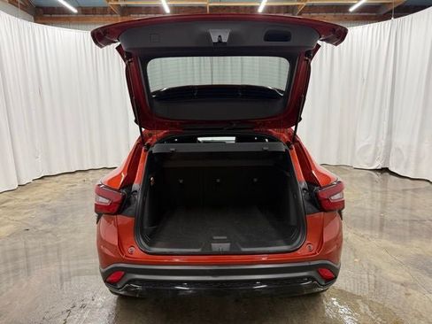 Used 2024 Chevrolet Trax RS FWD image 22