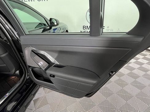 Used 2025 BMW 760i xDrive 760i xDrive w/ Premium Package image 26