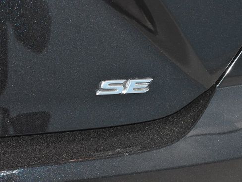 Used 2025 Toyota Camry SE image 28