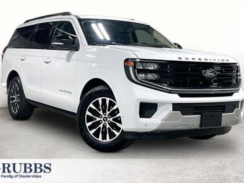 Used 2025 Ford Expedition Platinum AWD/4WD image 1