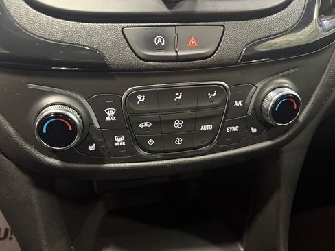 Used 2023 Chevrolet Equinox RS image 17