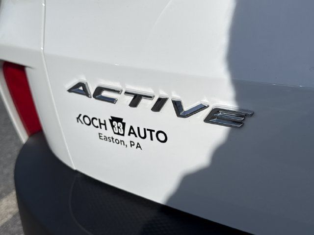 Used 2025 Ford Escape Active AWD/4WD image 18