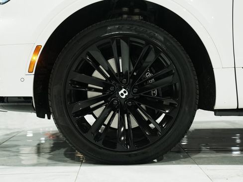 Used 2022 Bentley Bentayga Speed image 42