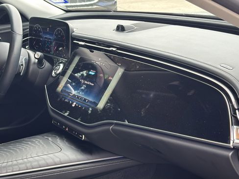 Used 2024 Mercedes-Benz E 350 4MATIC Sedan image 27