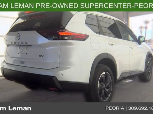 Used 2024 Nissan Rogue SV FWD image 7