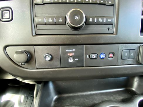 Used 2021 Chevrolet Express 2500 w/ Driver Convenience Package image 32