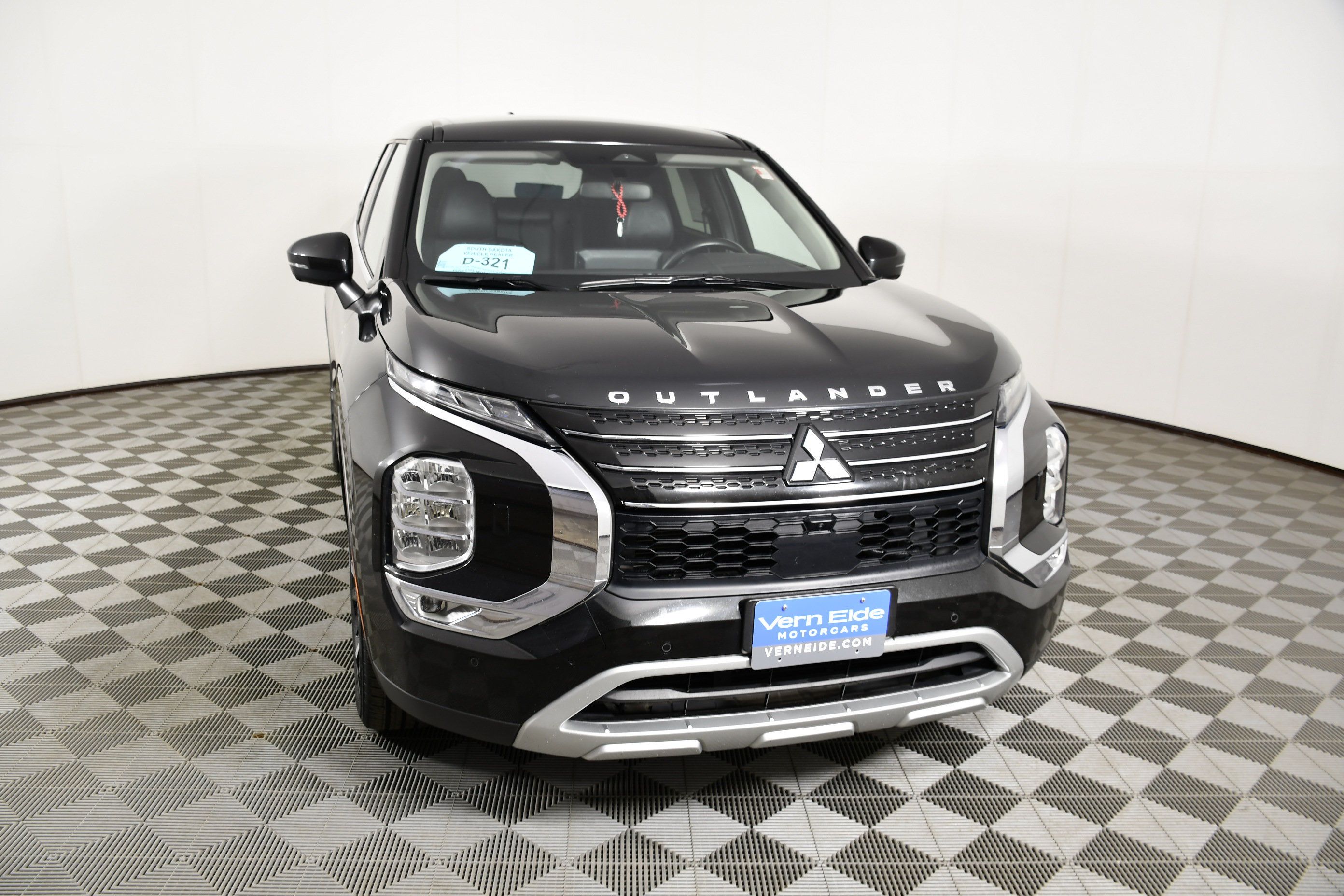 Used 2023 Mitsubishi Outlander SE AWD/4WD image 3