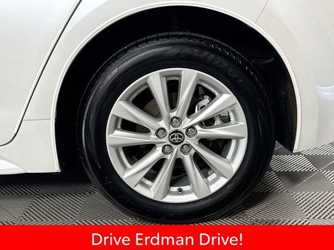 Used 2023 Toyota Corolla SE FWD image 4