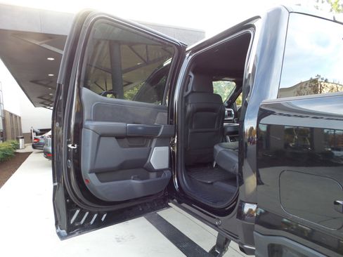 Used 2025 Ford F250 Platinum image 38