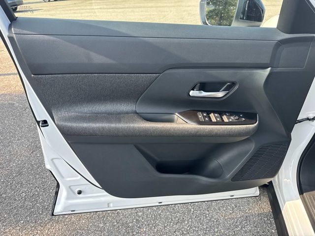 New 2027 Nissan Kicks SV w/ Cold Weather Package FWD image 19