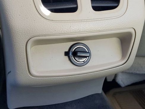 Used 2014 Ford Taurus SEL image 30