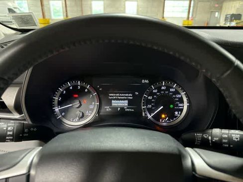Used 2024 Toyota Highlander LE AWD/4WD image 33