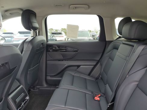 New 2026 Lincoln Nautilus Premier AWD/4WD image 10