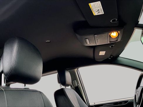 Used 2020 Dodge Grand Caravan SXT FWD image 14