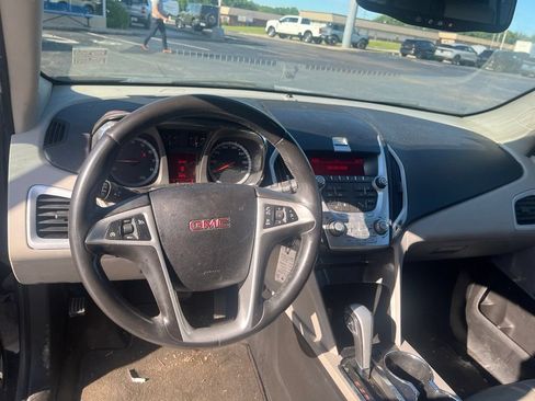 Used 2011 GMC Terrain SLT FWD image 8