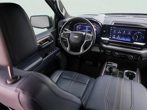 Used 2023 Chevrolet Silverado 1500 High Country w/ Technology Package image 30